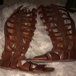 Flat gladiator sandals